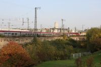 Ein Thalys fährt ein nach Köln Hauptbahnhof